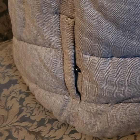 GAP Gray Quilted Vest - Picture 4 of 8